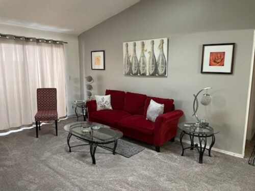 Charming 1-bedroom condo in beautiful Aurora with WiFi, AC