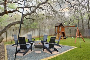 Property grounds - Ultimate Retreat 5-bed, Pool, Hot Tub, Mini Golf, Game Room, Playground and More (San Antonio)