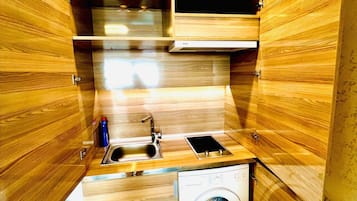 Economy-Studio, Meerblick | Eigene Küche | Mini-Kühlschrank, Ofen, Herdplatte, Kochgeschirr/Geschirr/Besteck