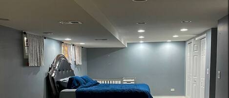 3 bedrooms, in-room safe, iron/ironing board, free WiFi