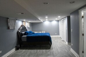 3 bedrooms, in-room safe, iron/ironing board, free WiFi