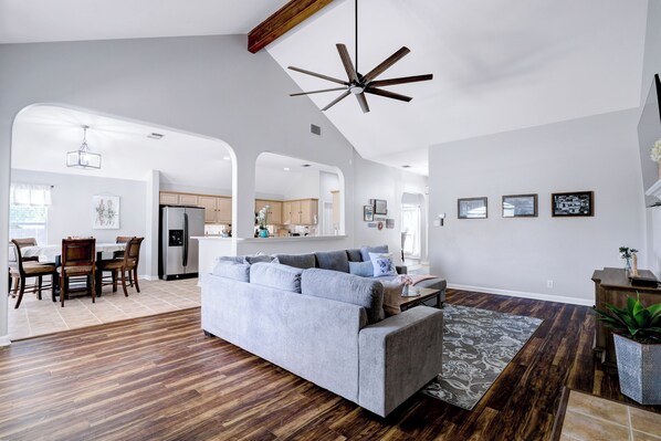 Smart-tv en een open haard