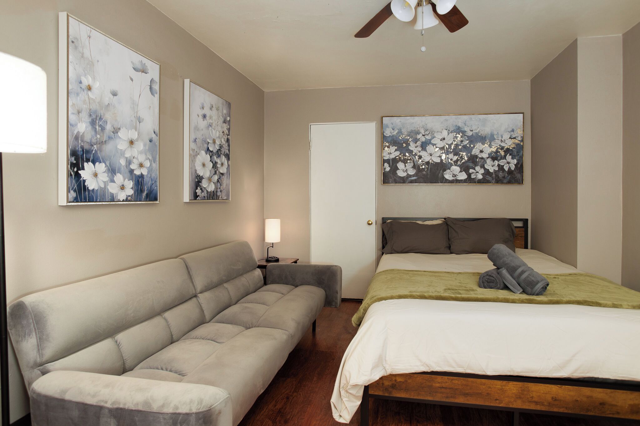 1 bedroom, desk, iron/ironing board, WiFi