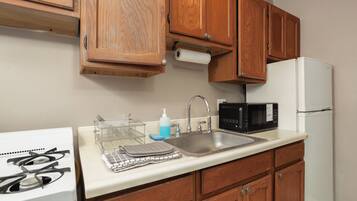 Fridge, microwave, oven
