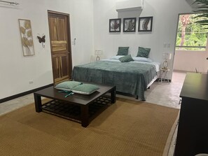 3 quartos, ferros/tábuas de passar roupa, Wi-Fi, roupa de cama