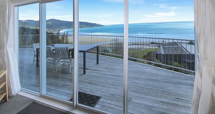 Mokorau Apartments Apartment 2 Spacious, clean