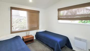 2 habitaciones, tabla de planchar con plancha, wifi y ropa de cama