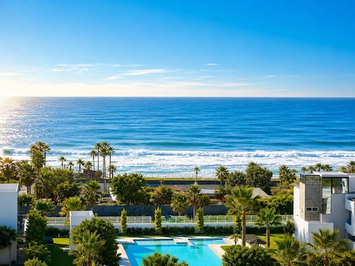 3BR Oceanview Penthouse, AC, Sleep 8, Gated, Pool, Playground, BBQ, Security24-7