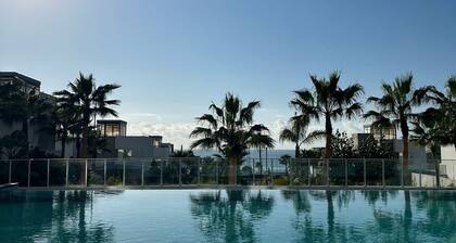 3BR Oceanview retreat with AC, Sleep 8, Gated, Top floor, Pool, Security 24/7