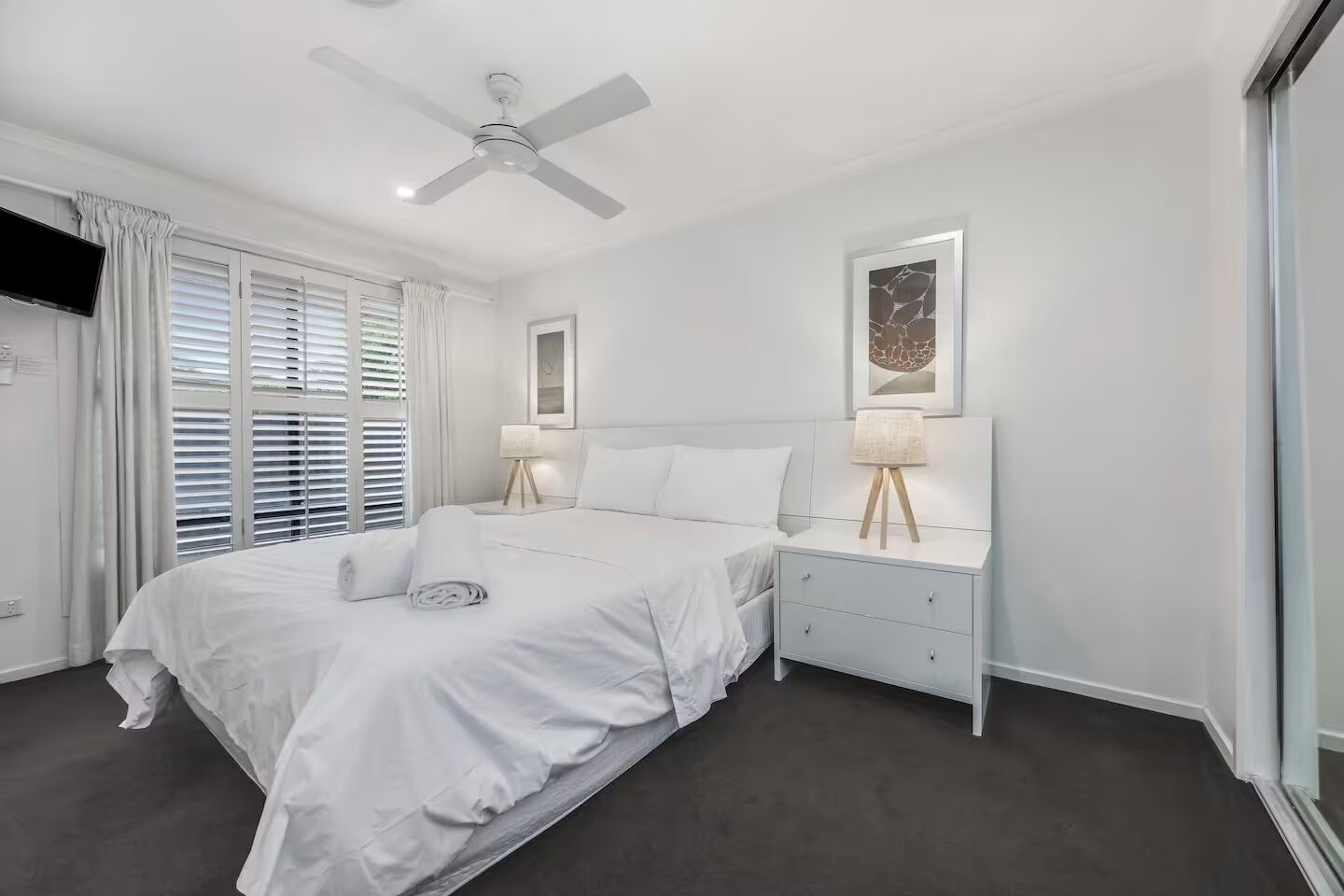 5 bedrooms, iron/ironing board, free WiFi, bed sheets