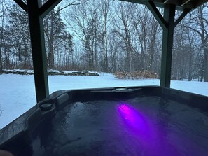 Tina de hidromasaje al aire libre