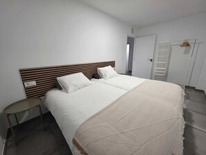 3 bedrooms, WiFi, bed sheets