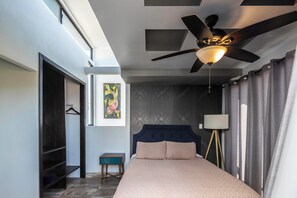 3 chambres, fer et planche à repasser, Wi-Fi, draps fournis