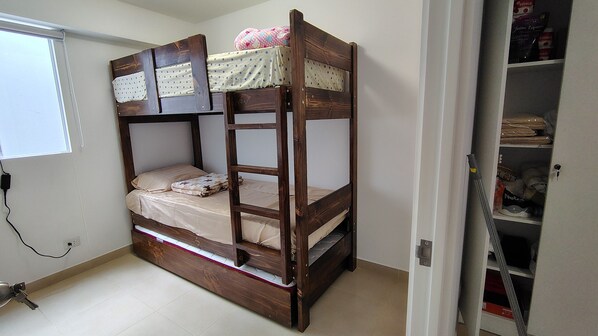 2 bedrooms, WiFi, bed sheets