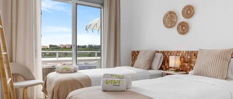 1 chambre, coffres-forts dans les chambres, fer et planche à repasser