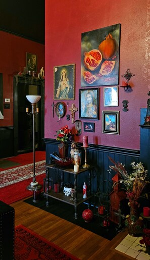 Interior - 1880s country Victorian getaway with dark eclectic decor (Centreville)