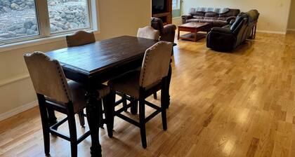 Luxurious Walkout Basement, 2 Suites, Kitchen & Scenic Views in Stevensville MT