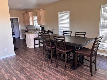 Dining. Eastern Shore Get-A-way Unit A