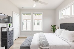 2 chambres, fer et planche à repasser, Wi-Fi, draps fournis