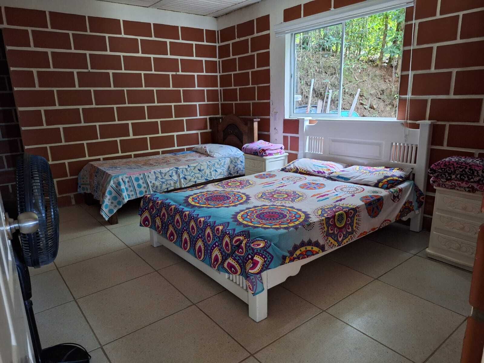 2 quartos, escrivaninha, Wi-Fi, roupa de cama