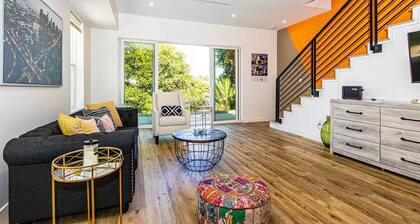 Modern Villa in West Hills