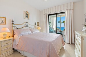 2 slaapkamers, een strijkplank/strijkijzer, gratis wifi, beddengoed