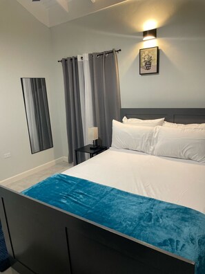 3 bedrooms, iron/ironing board, WiFi, bed sheets