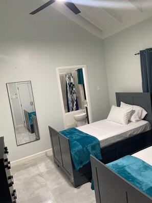3 bedrooms, iron/ironing board, WiFi, bed sheets - Beyond View Villa Drax Hall/Pool/Private Beach (Drax hall)