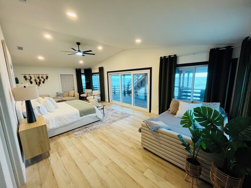 NEW- New Smyrna Beach front house