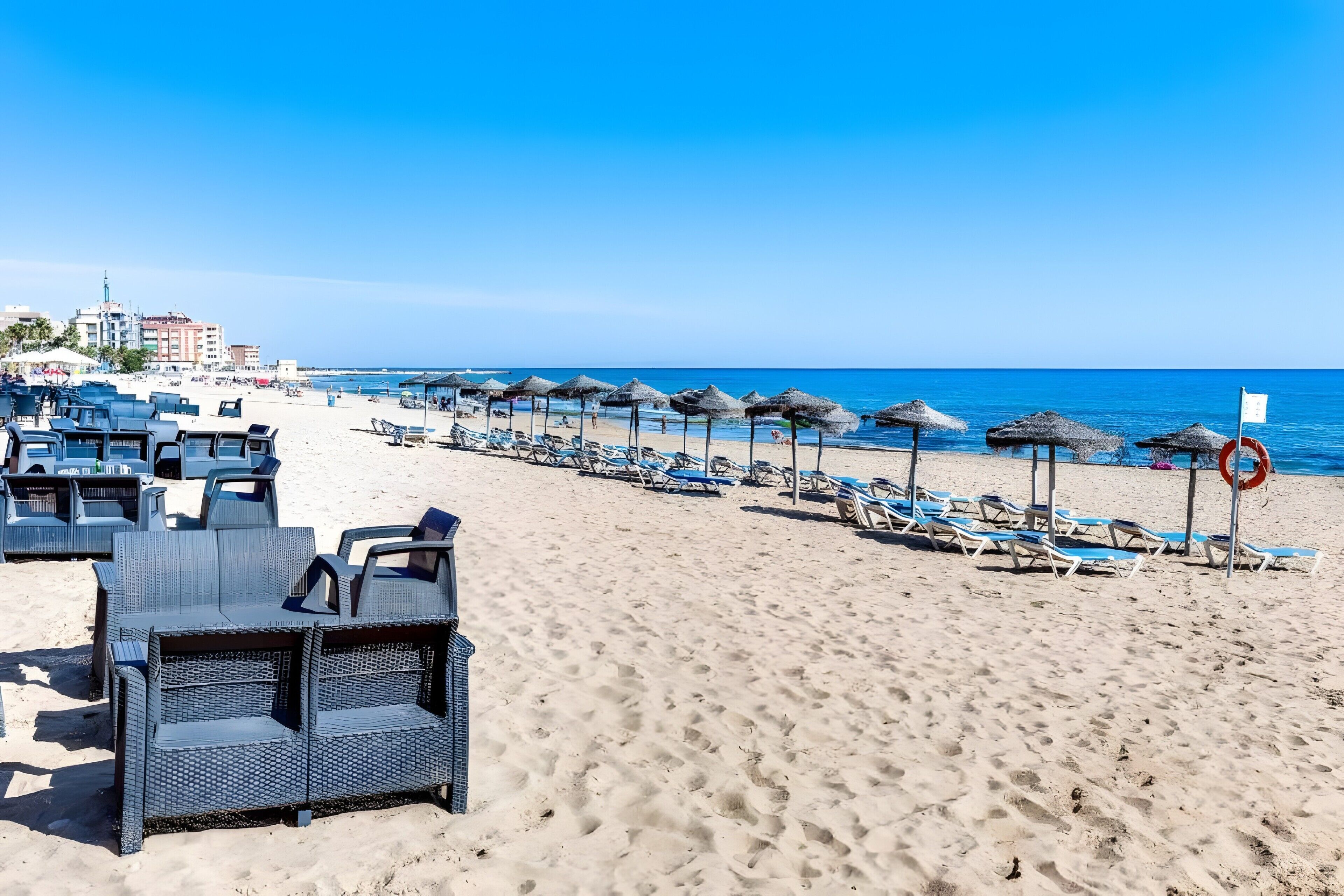 بالقرب من الشاطئ