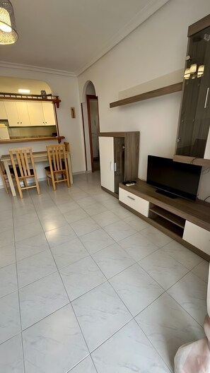 Interior - Apartment 'Con Piscina' with Shared Pool, Wi-Fi and Air Conditioning (La Mata)