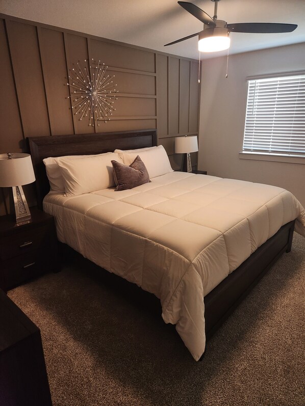 4 bedrooms, iron/ironing board, WiFi, bed sheets