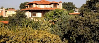 An environment where you can enjoy nature, on the banks of the Alberche River