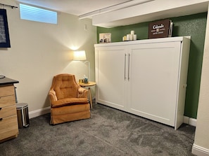 Interior - Charming 1-bedroom Garden Unit with Hot Tub! (Denver)