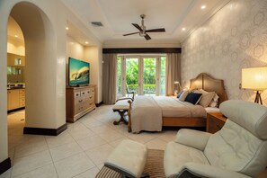 3 slaapkamers, een strijkplank/strijkijzer, wifi, beddengoed