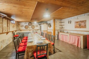 Dining - Country House 'Los Alisos' with Private Pool, Private Terrace and Wi-Fi (Coca)