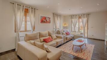 Televisión y chimenea