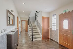 Interior - Country House 'Los Alisos' with Private Pool, Private Terrace and Wi-Fi (Coca)