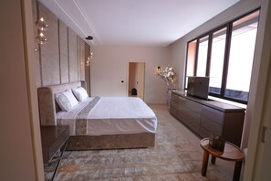 3 chambres, fer et planche à repasser, Wi-Fi gratuit, draps fournis