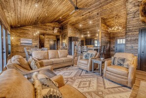 Smart-TV, Kamin, Videospiele