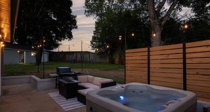 Perfect GSO Location; Hot Tub;Gym w/ Sauna;Playset