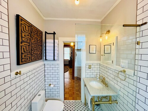 Mid-Century Retreat w/ 5 Star Views!!! Walk to Dining & Bourbon Trail!!!