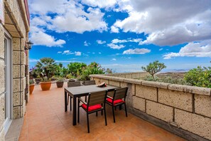 Outdoor dining - Finca Aurora - Sea View (Arico)