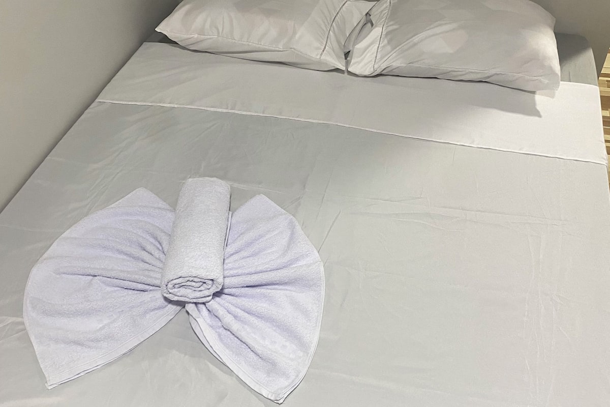 Habitación cuádruple clásica | Ropa de cama hipoalergénica y wifi gratis