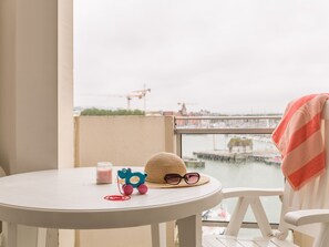 Outdoor dining - Le Port by Interhome (Deauville-Trouville)