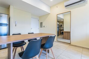 Apartment, Balkon, Stadtblick | Esszimmer