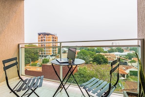 Apartemen, balkon, pemandangan kota | Balkon