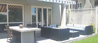 Entire House. Close to Schools. 3 Bedrooms