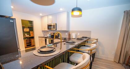 The Aniston; Brand new home in downtown New Albany minutes away from Louisville!