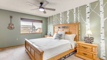 3 habitaciones, tabla de planchar con plancha, wifi y ropa de cama